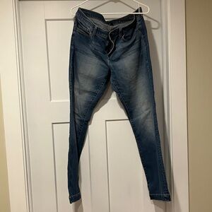 GAP women’s  Blue Jeans - premium long and lean